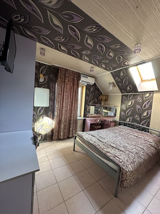 Будинок з басейном у Київській області подобово від господарів