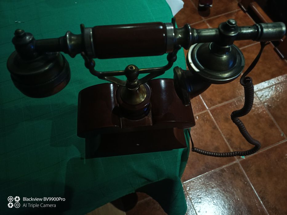 Telefone antigo lindo e maravilhoso
