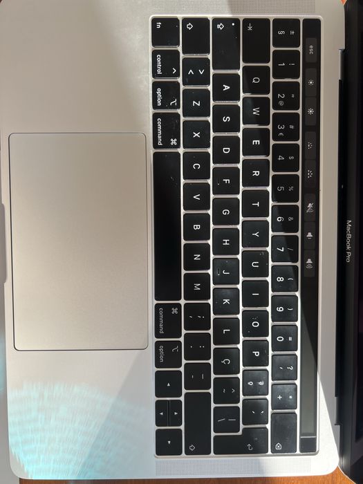 MacBook Pro 13” 2019 | touch bar