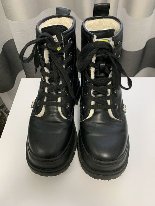 Зимові стильні черевики на високій підошві