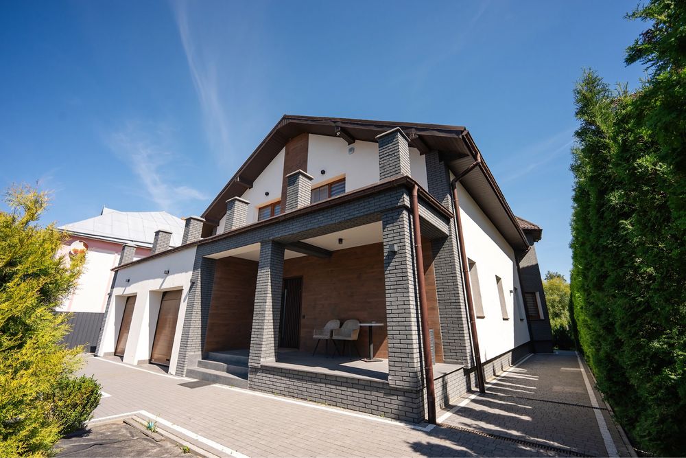 Будинок з дизайнерським ремонтом 299 м², 10 соток | Струмівка–Липини