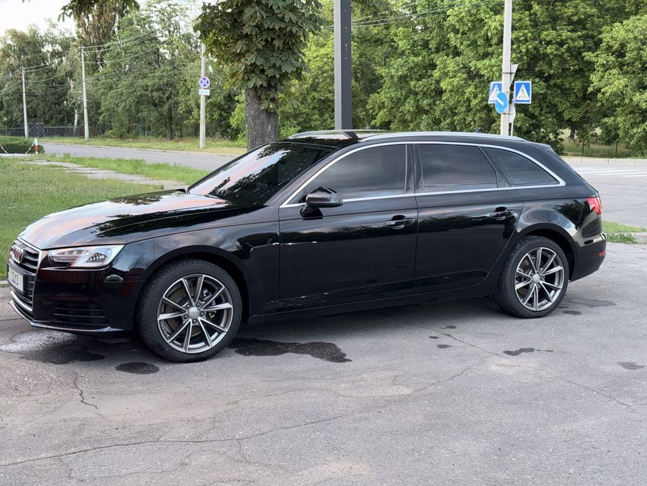 Продам Ауді А4 В9 2.0 TDI 2017 року тільки в гарні руки