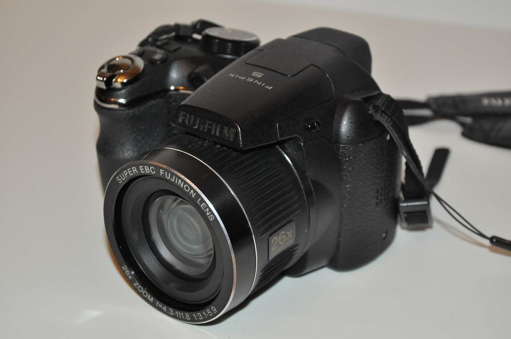 Aparat fotograficzny Fujifilm FinePix S3300