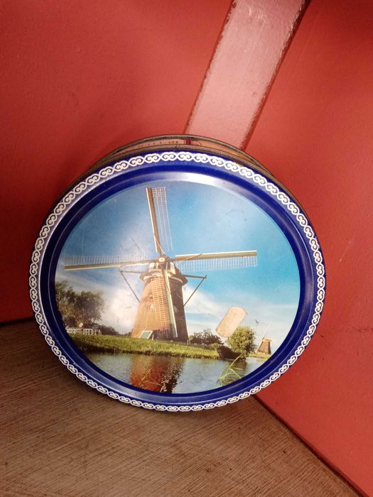 Quatro latas vintage