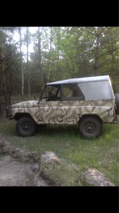 УАЗ 3151 в гарному стані на воєнних мостах