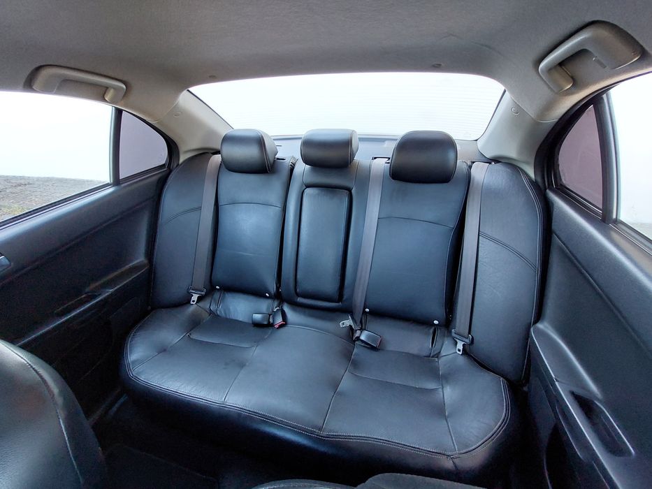 Mitsubishi Lancer Intense + 2.0 DI-D