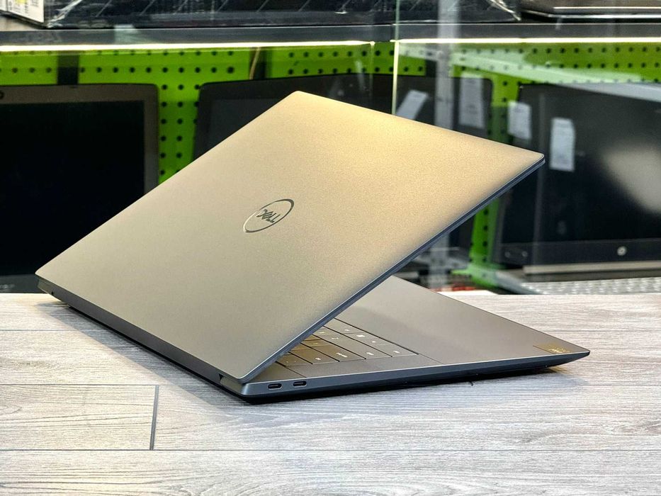 ТОПОВА КОМПЛЕКТАЦІЯ! Dell XPS 9640 / Ultra 9 / DDR5 64Gb / SSD 4Tb / RTX 4070