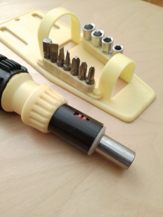 Chave multiusos para parafusos e porcas
