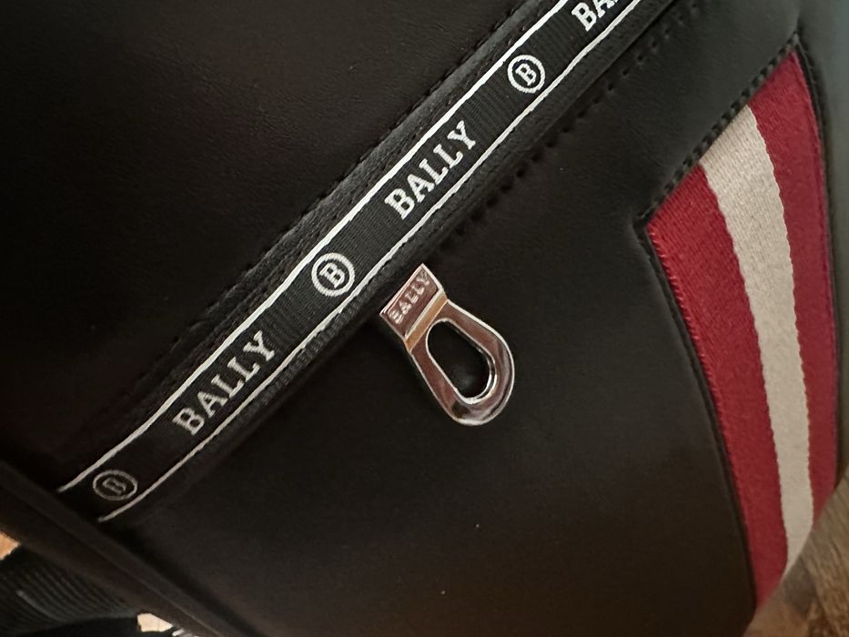 Чоловіча шкіряна сумка Bally