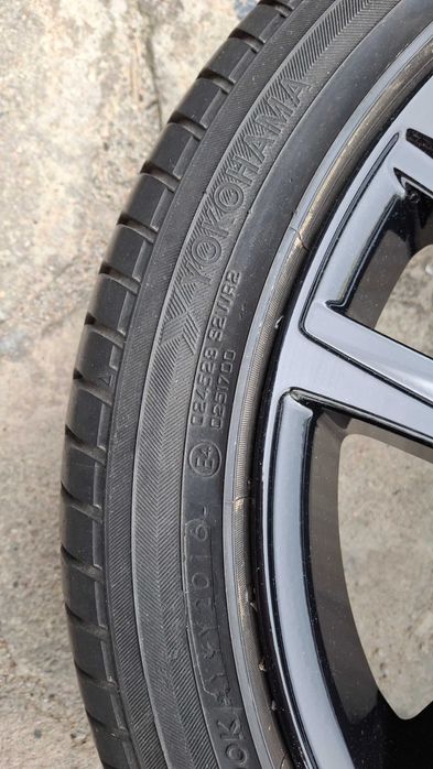 Koła felgi Lexus CT 200H 7J ET45 17" 215/45/17-Opony Yokohama