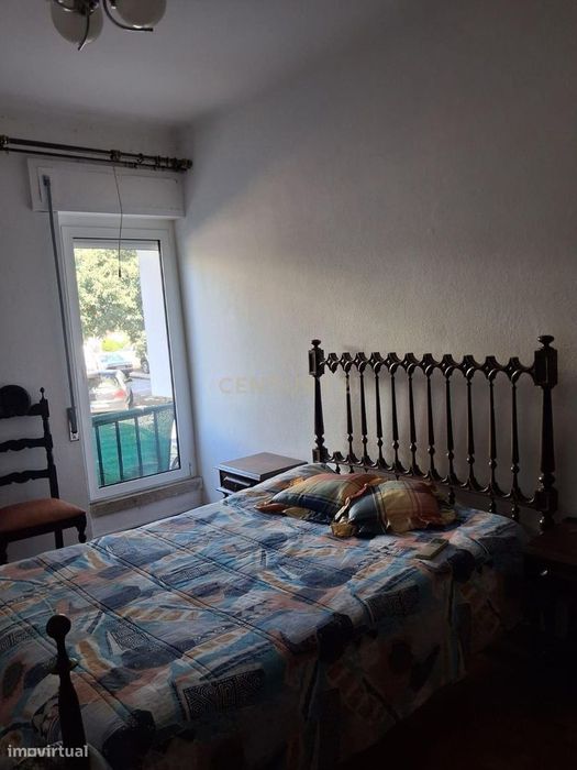 Apartamento para “ARRENDAMENTO”, de tipologia T3, com 1 WC, varanda co