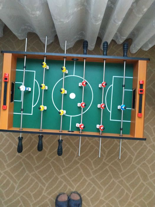 Настільний футбол на ніжках.   Міні-футбол для дітей офісу для двох
