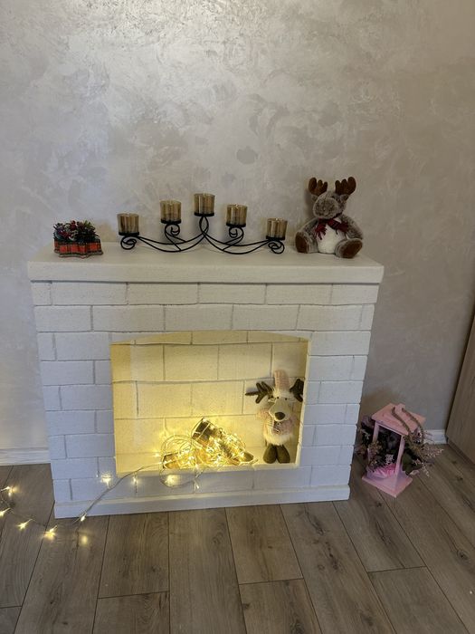 Докоративний камін з пінопласту до Нового Року