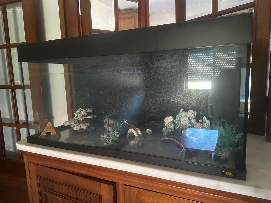 Aquário JUWEL 100cm completo com filtros – bom estado