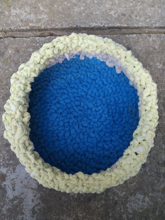 Лежанка для котика чи песика. Корзинка