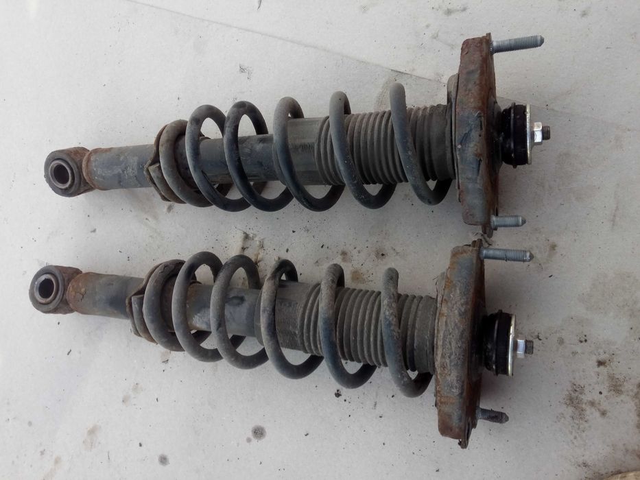 Toyota corolla verso II 04-09 amortyzatory sprężyny tył komplet