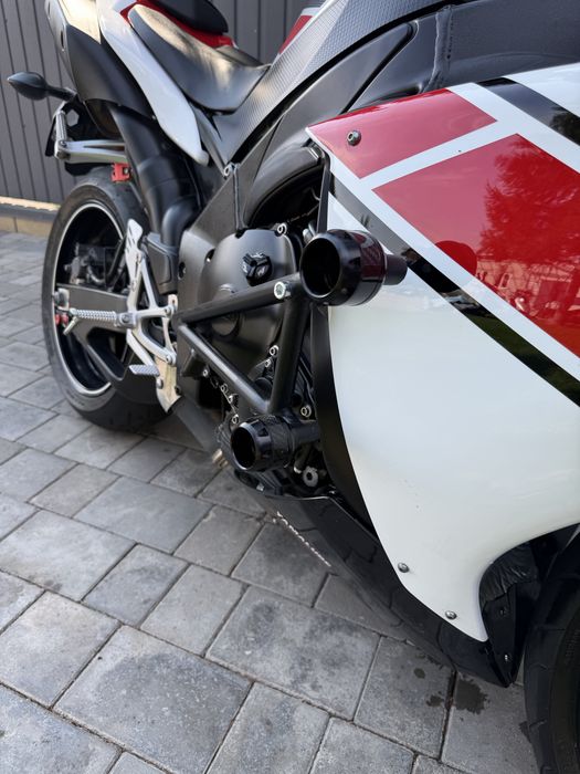 Yamaha R1 доставка-обмін