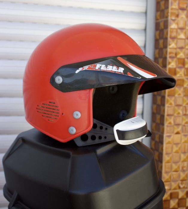 Mota a Bateria Infantil + Capacete e Carregador