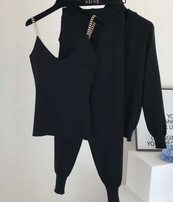 Трикотажний жіночий костюм трійка