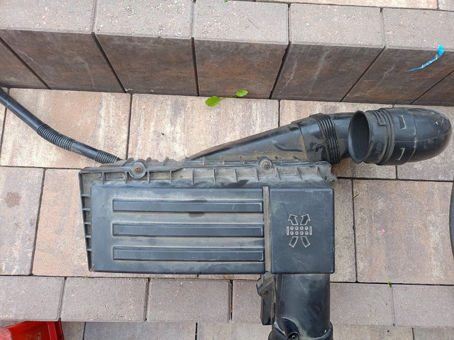 Obudowa filtra powietrza VW golf 5 3c0129.607as