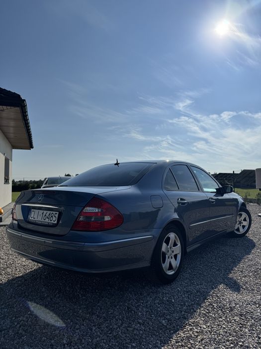 Mercedes-Benz e240 2.6 V6