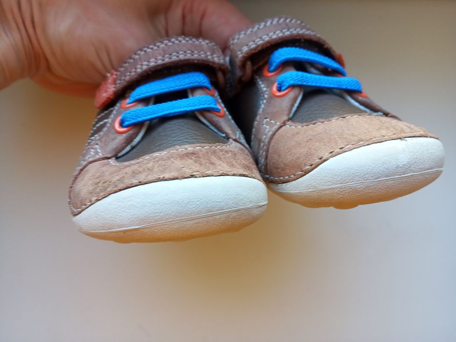 Ботинки ботиночки кросівки Clarks для хлопчика 19 розмір перше в