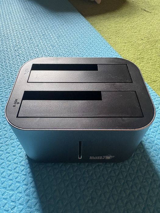 Stacja dokujaca/klonujaca do dyskow HDD SSD