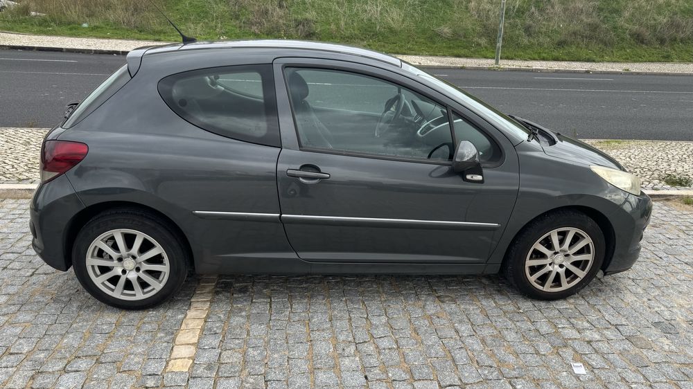 Peugeot 207 1.6 HDi 5 Lugares