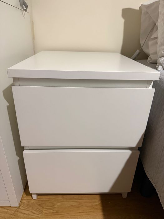 Par de Mesinhas de Cabeceira IKEA (Brancas)