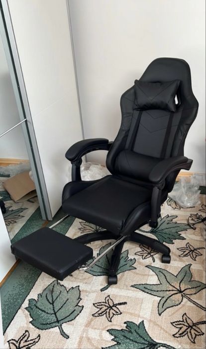 Wygodny Fotel Gamingowy Obrotowy Podnóżek Krzesło Biurowe Ergonomiczny