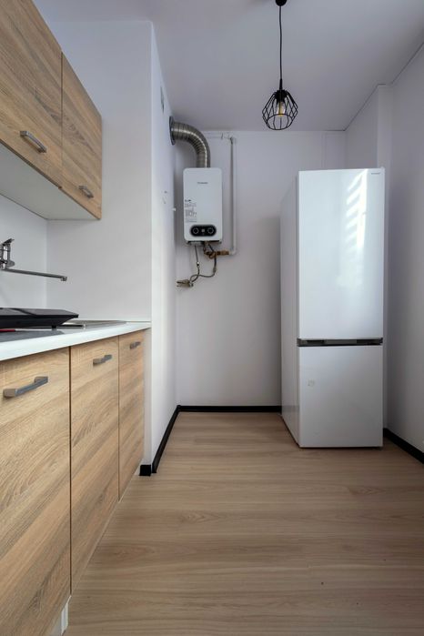 2 pokoje z balkonem , umeblowane , Al. Niepodległości 168