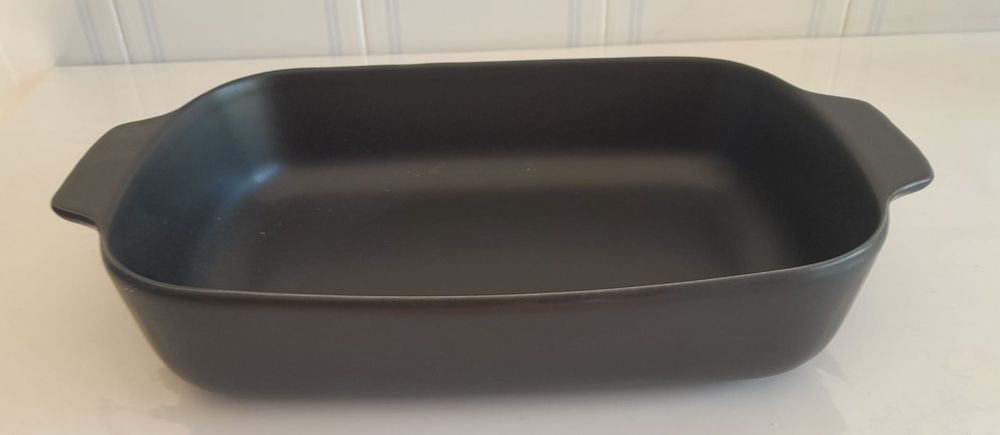 Assadeira retangular antiaderente preta (38,5 cm por  23 cm)