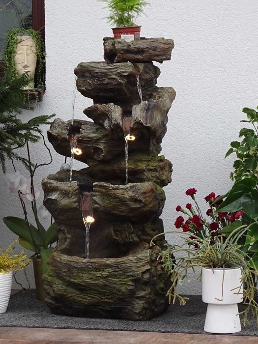 Fontanna Ogrodowa Dekoracyjna " Wodny Skalnik " wys. 103 cm ! ośw.LED