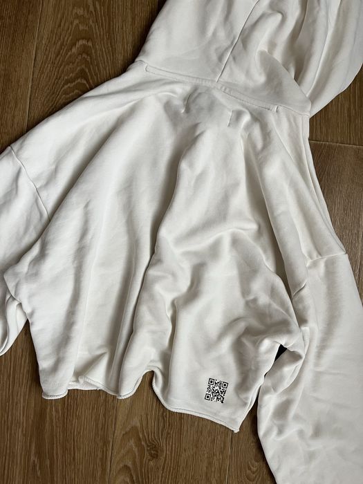 Укорочене кроп-худі бренду Champion