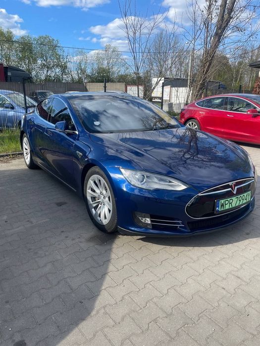 Tesla Model S Dobry samochód Tesla Model S
