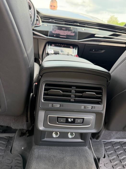 Продам Audi Q7 2022 року