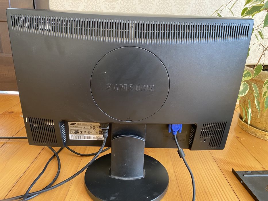 Монітор Samsung Sync Master 2243