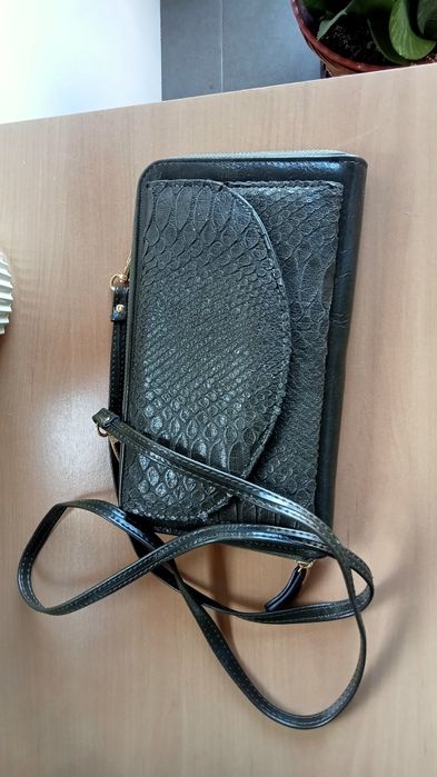 Porta moedas/mala com alsa para utilizar a tiracolo