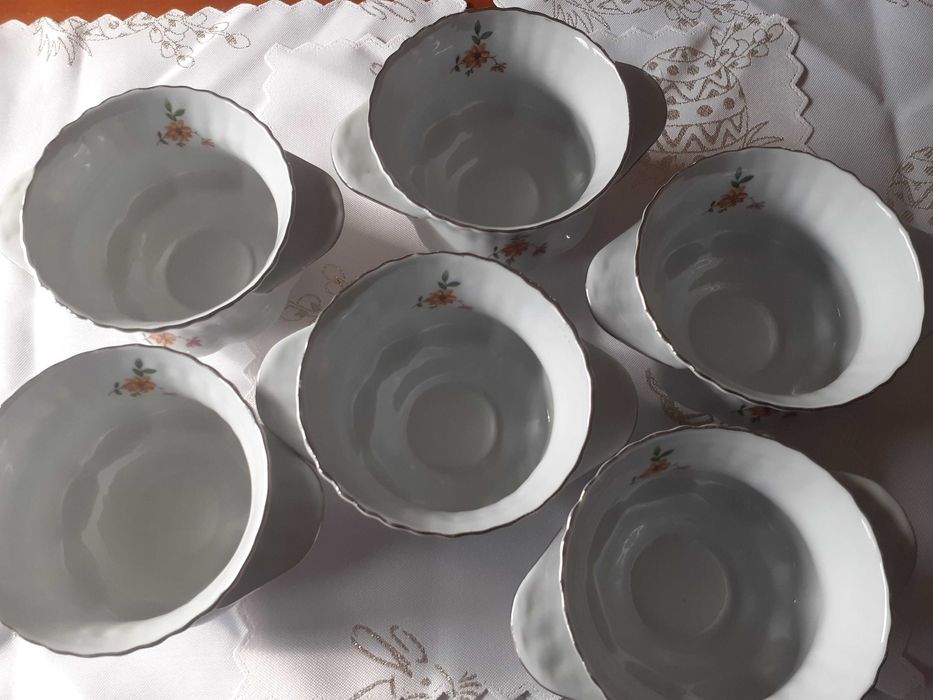 Sliczny unikalny kpl 6 sztuk bulionowek Chodziez prl stan bdb 10/14/7