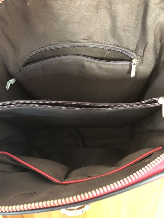 Mochila cor de cereja