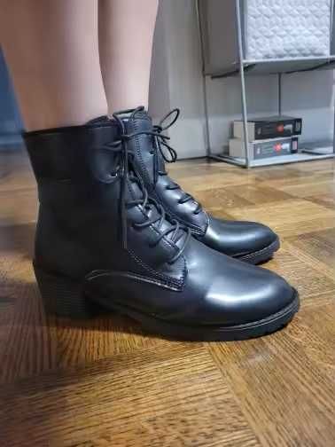 Botki  czarne wiązane zapinane na zamek 36-40