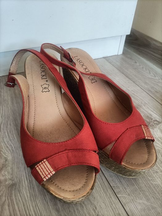 Lasocki sandały damskie na koturnie (rozmiar 38)