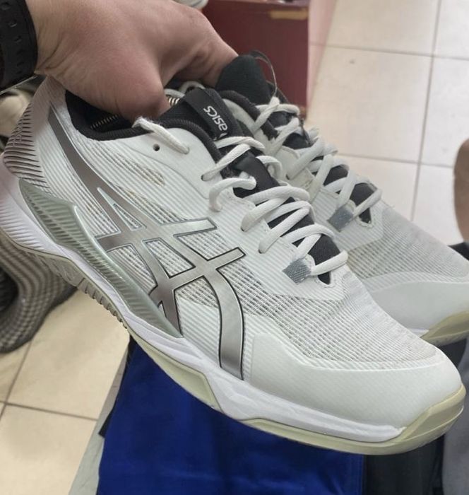 Кросівки Asics Gel-Tactic (45 розмір,28.5 см)