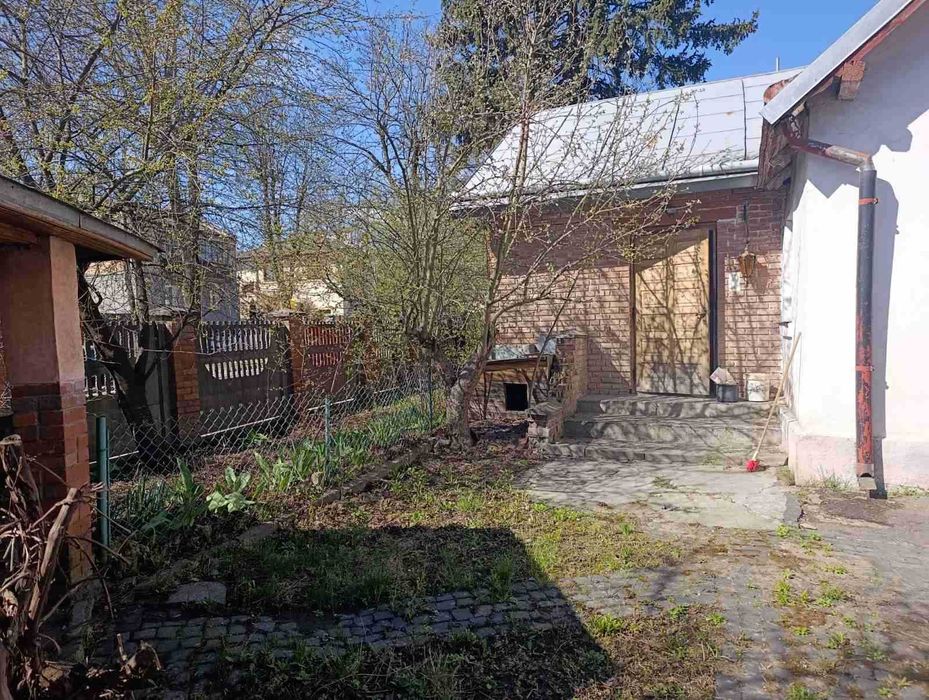 Продаж будинку та земельної ділянки вул.Личаківська