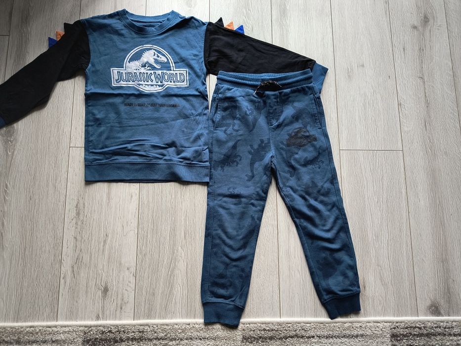 Spodnie i bluza jurasic world
