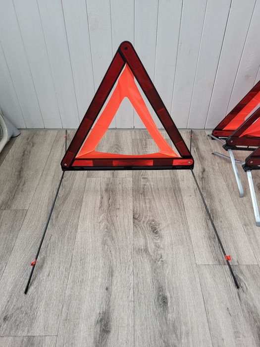 Знак аварійної зупинки, трикутник