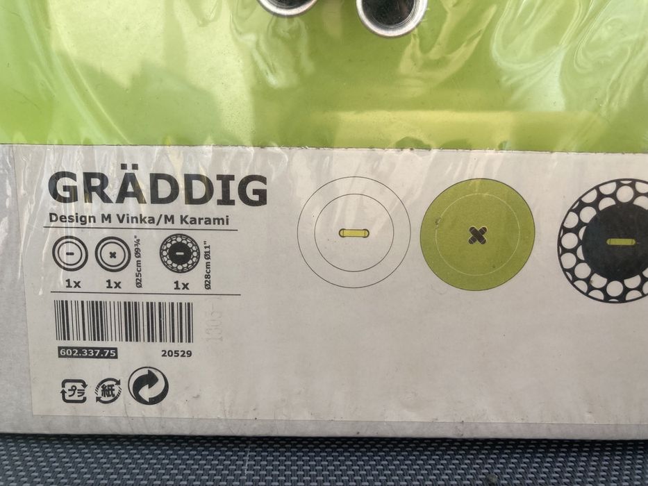 Wall Decoration Frames – 3 Buttons64564351322242121