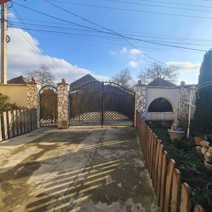 Продається чудовий сімейний будинок в м.Берегово