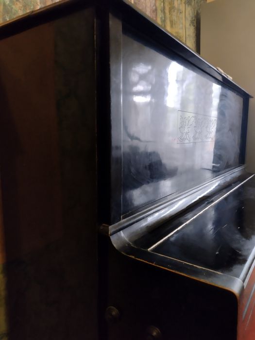 Продається пианино Кузбасс