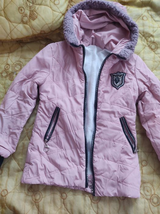 Красива осіння курточка